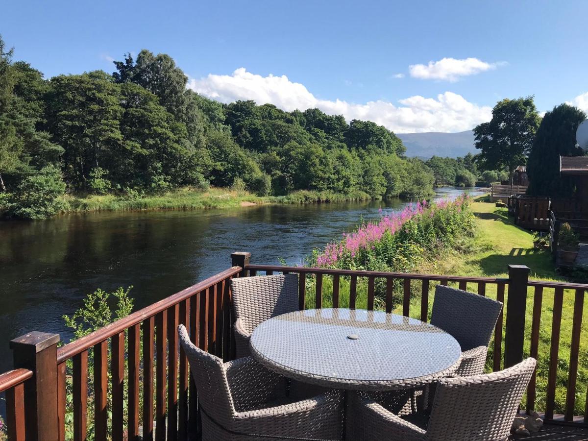 Riverbank Lodge Авимор Экстерьер фото